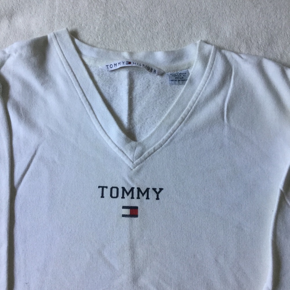 Tommy Hilfiger Women’s V Neck Sweater White Vtg.